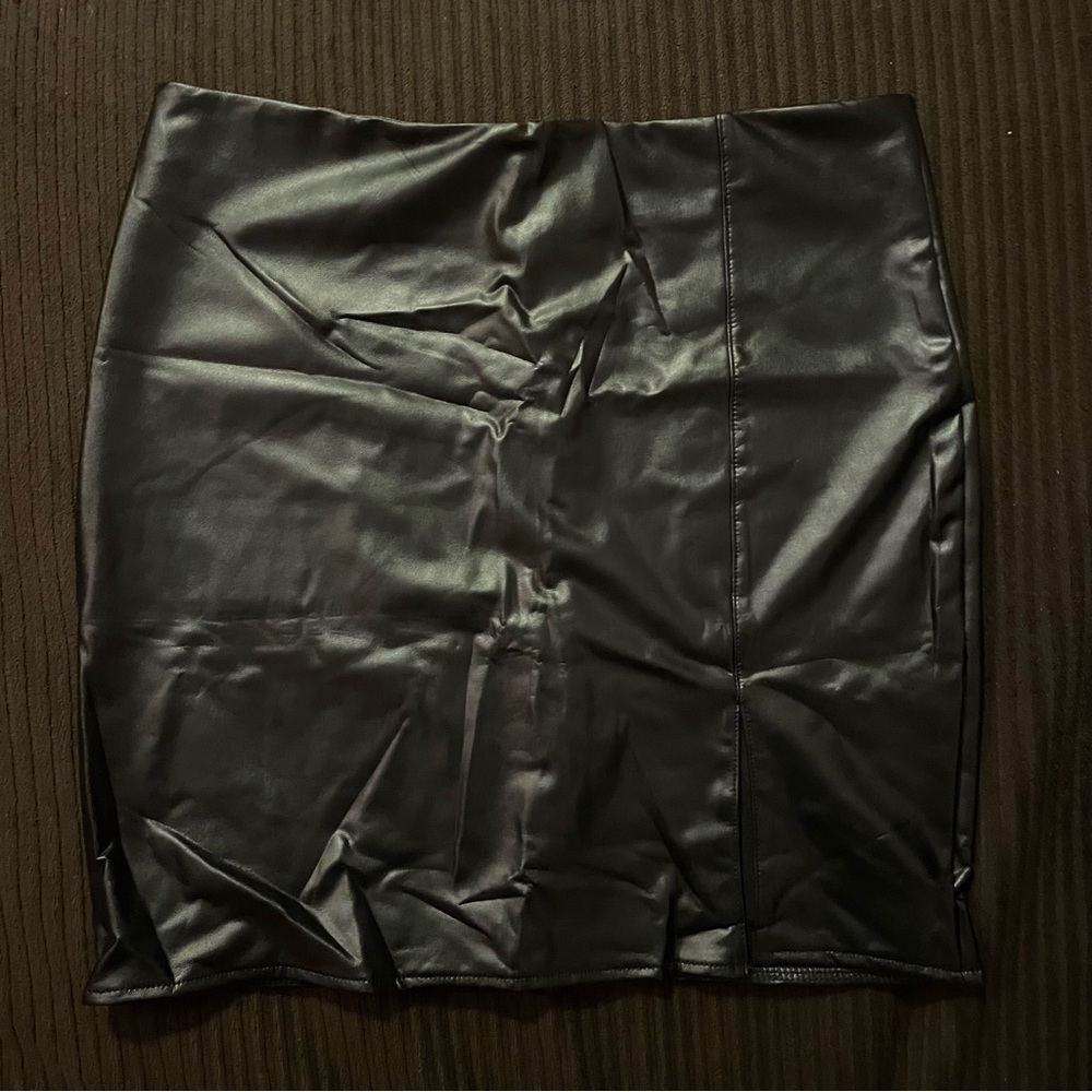 black leather bodycon skirt